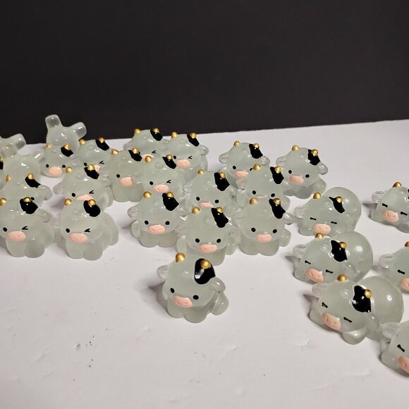Glow-in-The-Dark Cute Mini Cow Resin Figurines - Picture 4 of 13